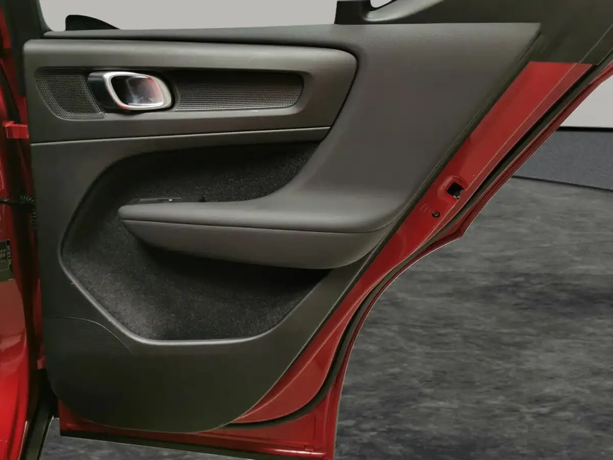 2020-volvo-xc40-15-t5-r-design-plug-in-hybrid-big-35