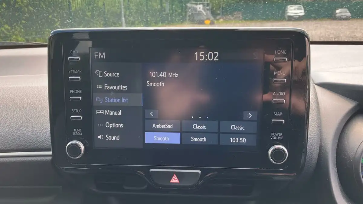 2021-toyota-yaris-15-vvt-i-design-big-6