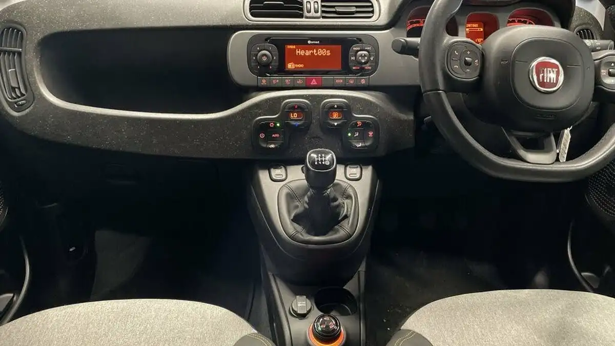 2021-fiat-panda-09-cross-85bhp-big-15