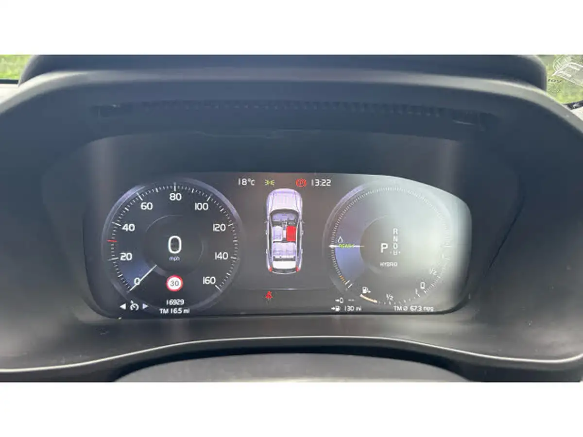 2022-volvo-xc40-15-t5-r-design-pro-big-10