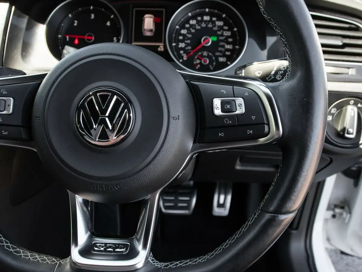 2016-volkswagen-golf-20tdi-gtd-bmtss-estate-5d-dsg-big-19