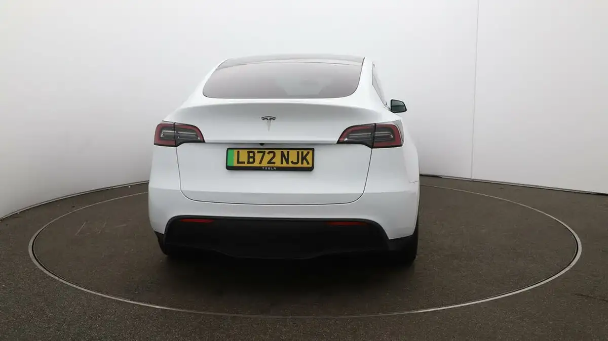 2022-tesla-model-y-e-rwd-big-55