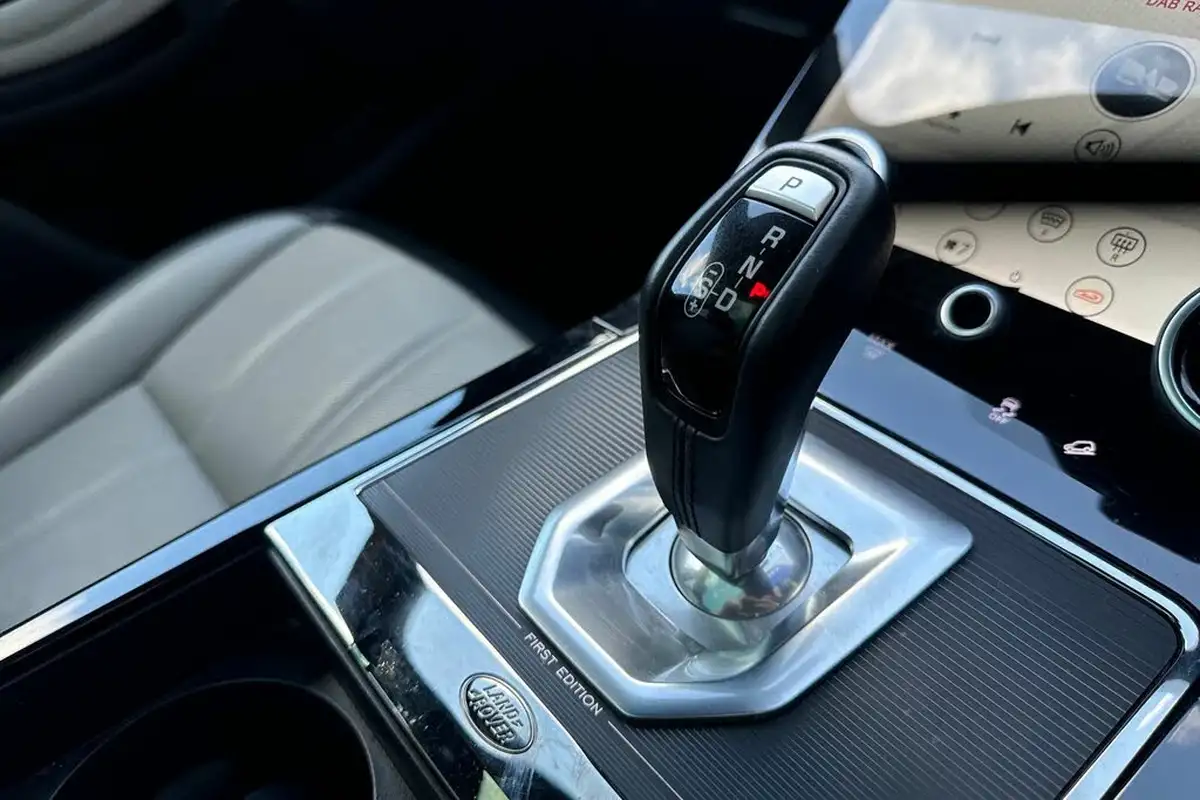 2020-land-rover-range-rover-evoque-20-d180-first-edition-big-12