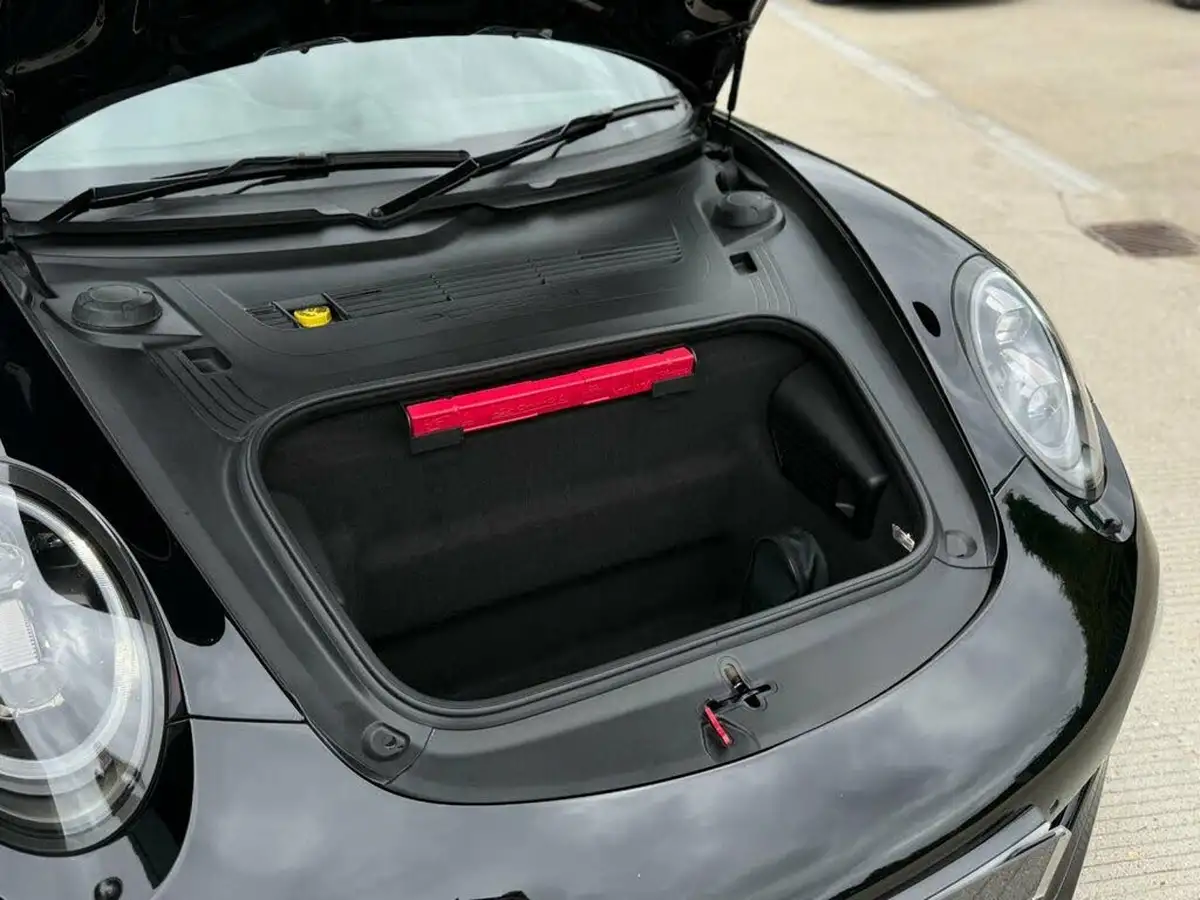2015-porsche-911-38-carrera-gts-coupe-big-22