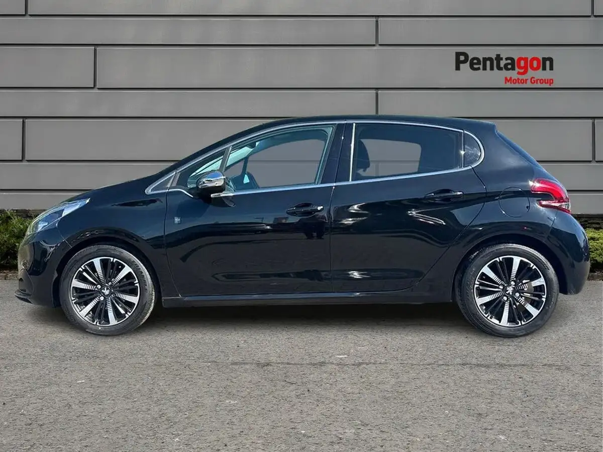 2018-peugeot-208-12-puretech-tech-edition-82bhp-big-14