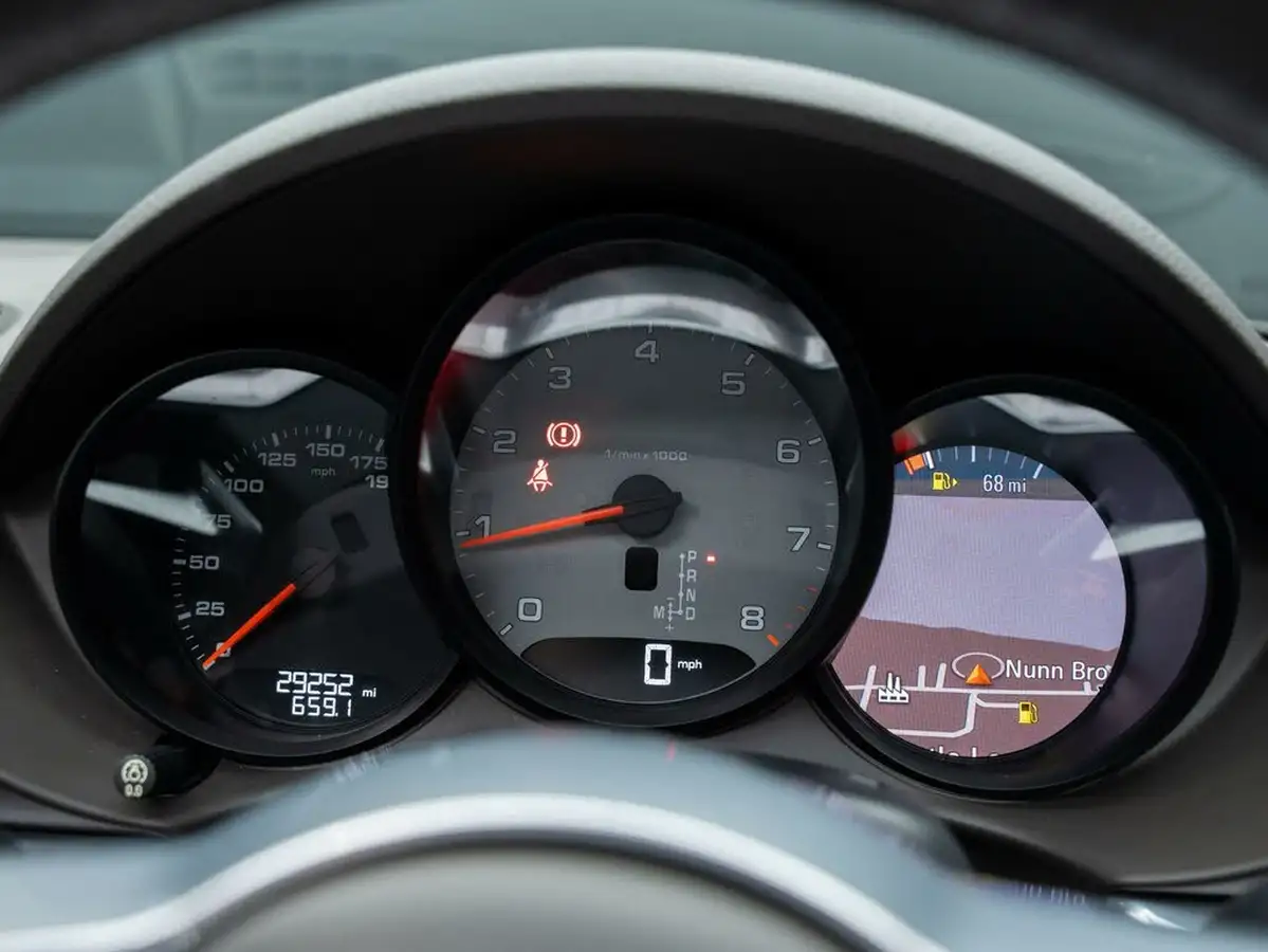 2016-porsche-boxster-718-25-boxster-s-pdk-big-32