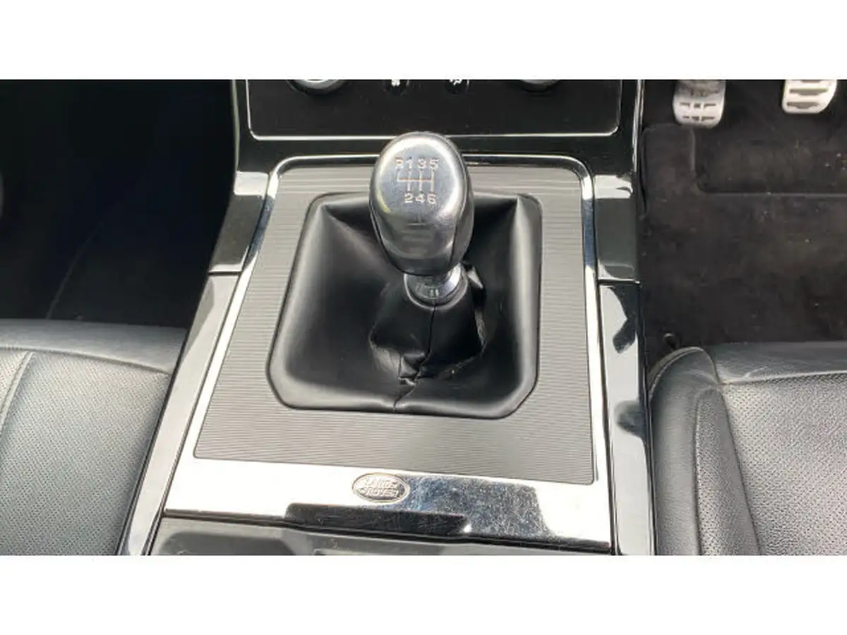 2019-land-rover-range-rover-evoque-20-d150-r-dynamic-big-12