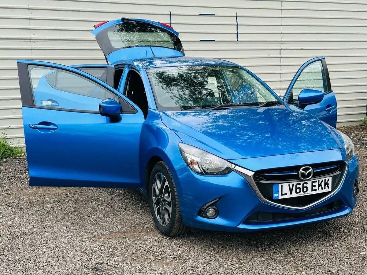 2016-mazda-mazda2-15-sport-nav-90ps-big-19