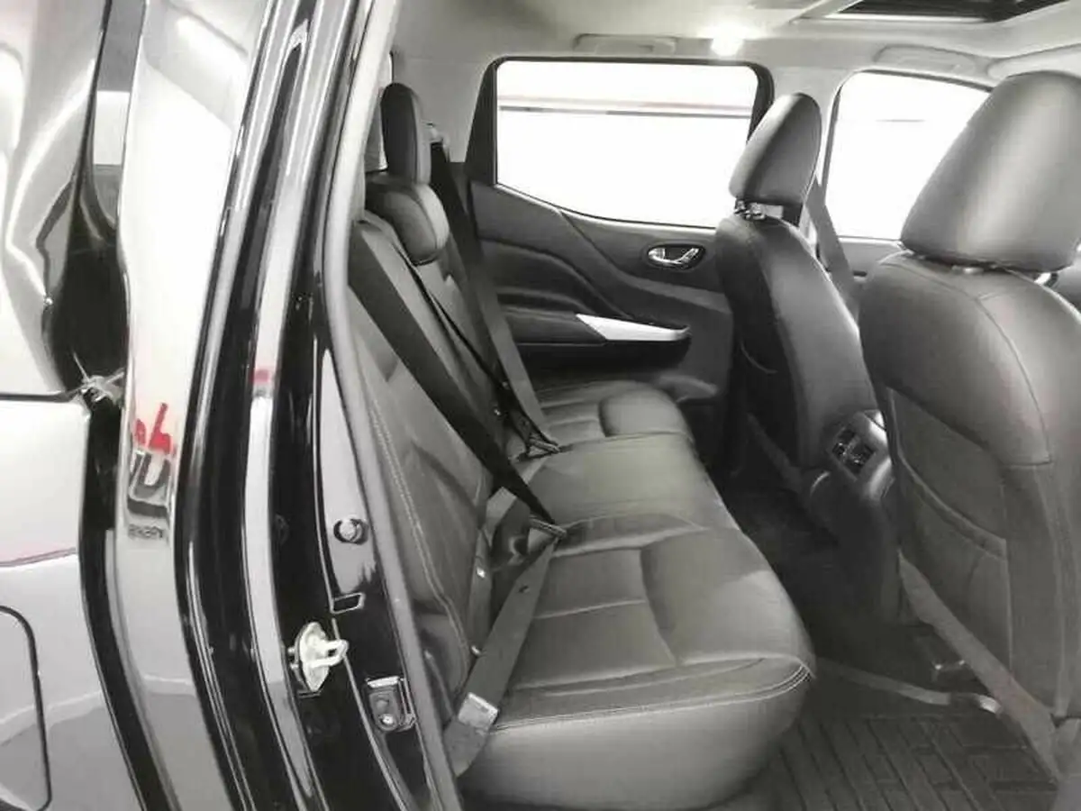 2019-nissan-navara-23dci-off-roader-at32-auto-big-12
