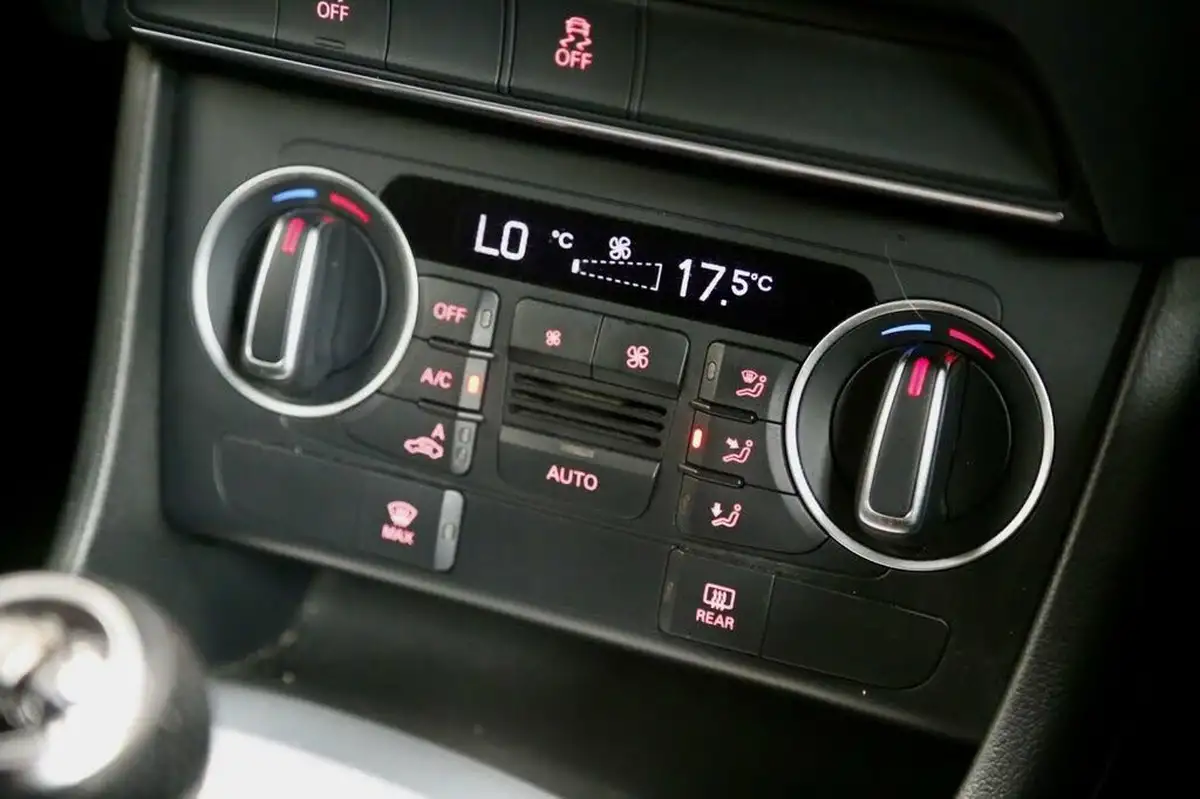 2015-audi-q3-14-s-line-cod-ss-big-24