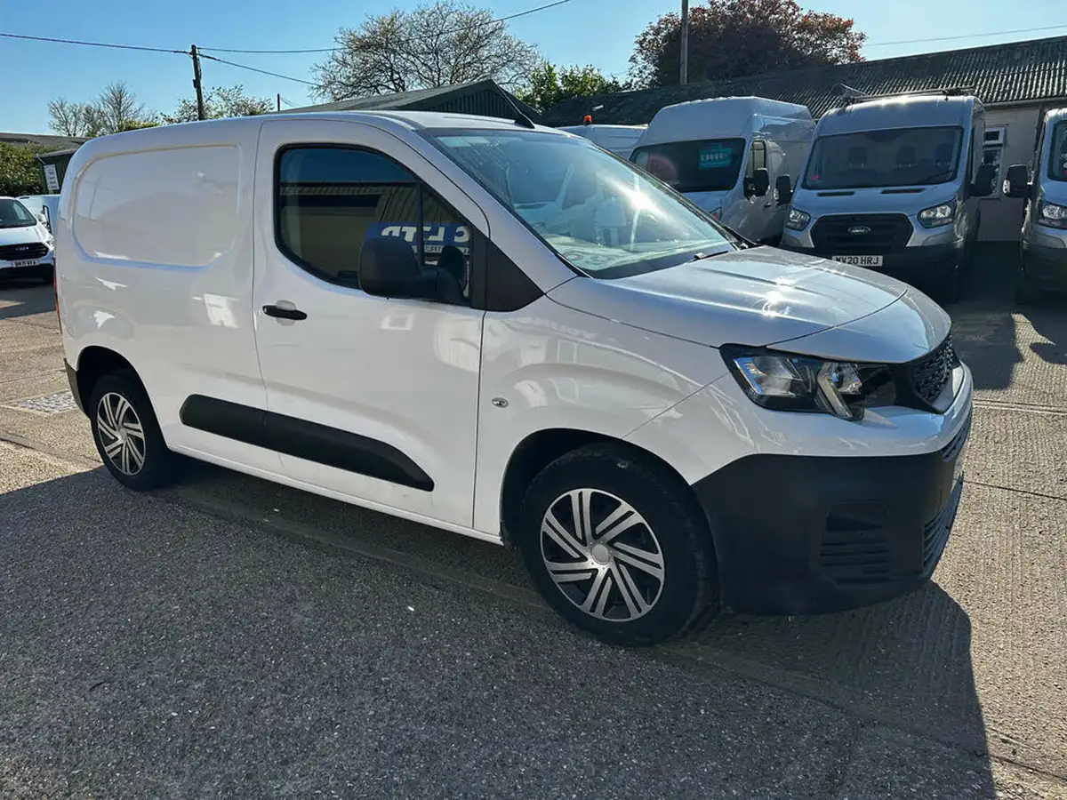 2019-peugeot-partner-16bluehdi-1000-professional-big-13
