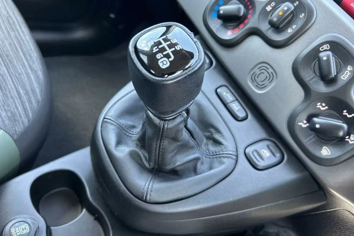 2020-fiat-panda-09-waze-4x4-big-11