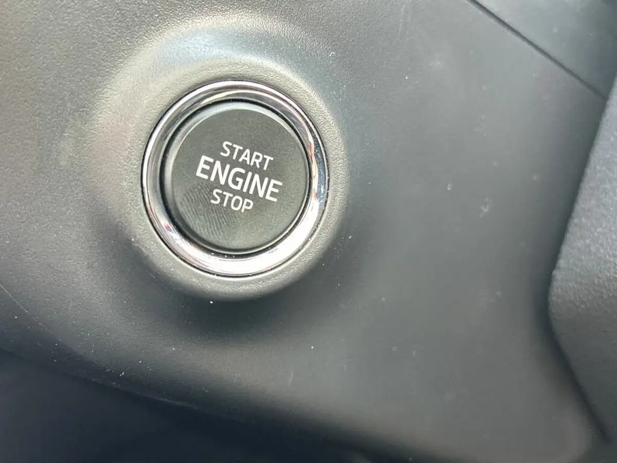 2021-skoda-octavia-20tdi-vrs-4x4-hatchback-big-25