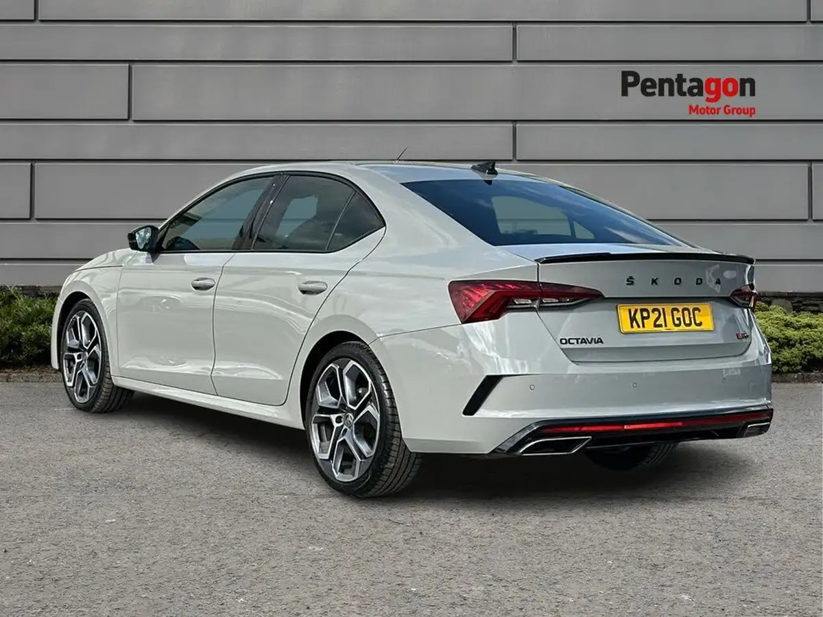 2021-skoda-octavia-20tdi-vrs-4x4-hatchback-big-1