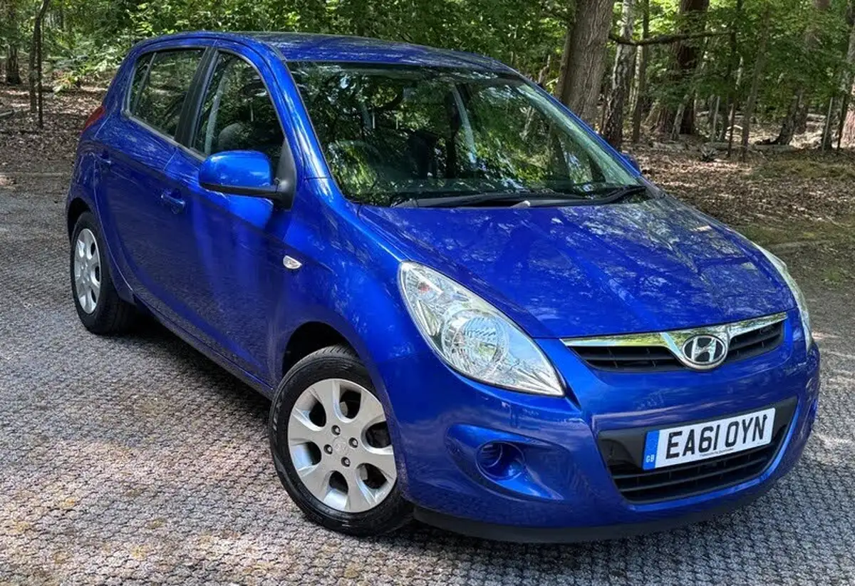 2011-hyundai-i20-14td-comfort-5d-big-0