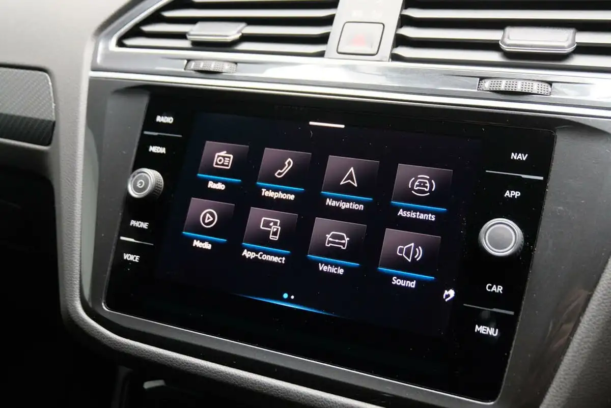 2024-volkswagen-tiguan-15-tsi-r-line-edition-big-38