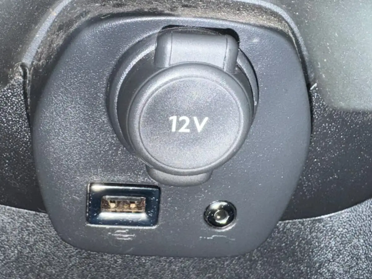 2016-citroen-c1-10-vti-feel-3d-big-10