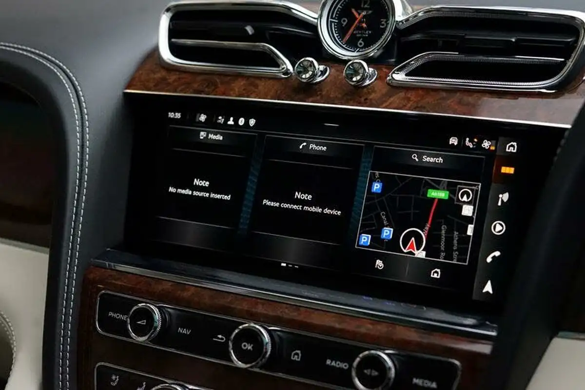 2019-bentley-bentayga-40-v8-big-26