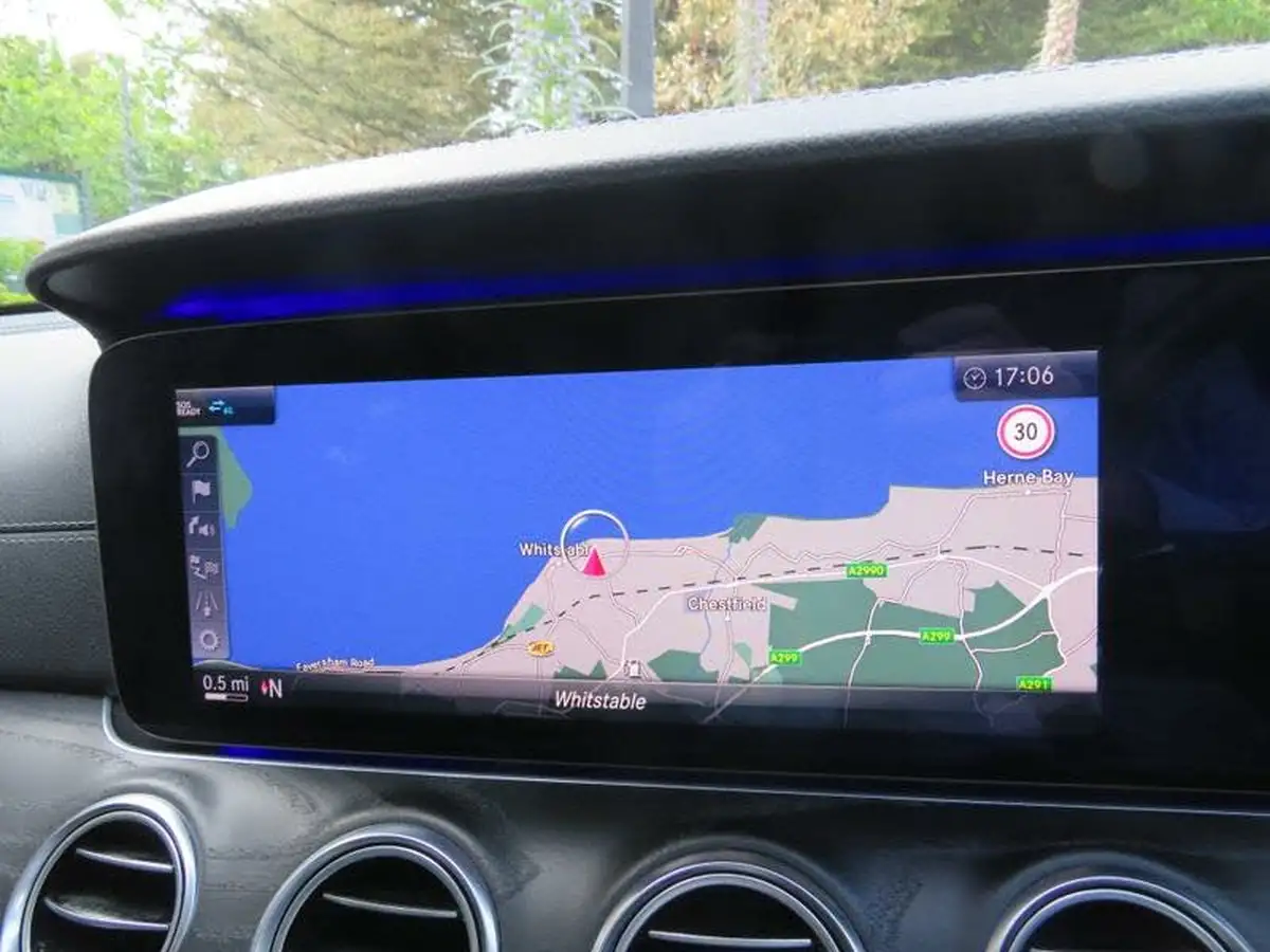 2019-mercedes-benz-e-class-20-e200-amg-line-edition-estate-5d-big-16