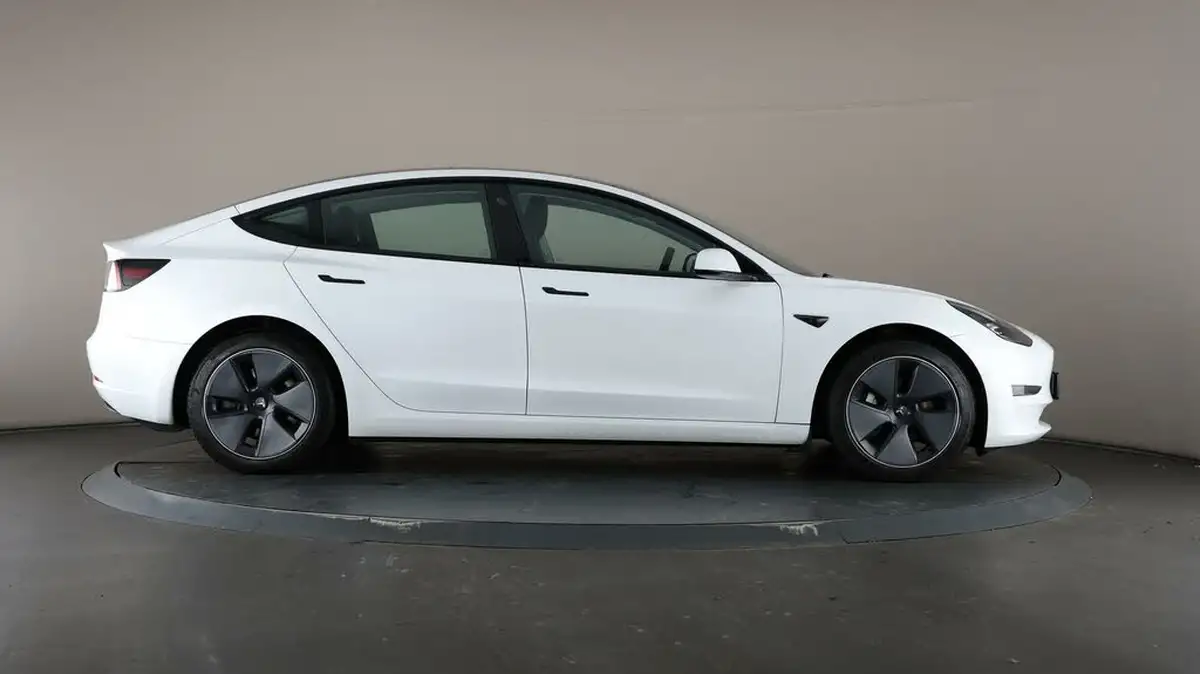 2021-tesla-model-3-e-long-range-awd-big-59