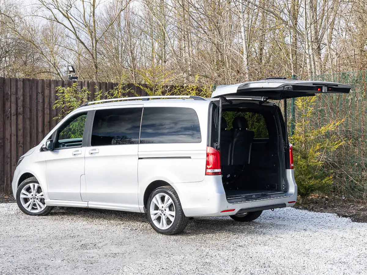2019-mercedes-benz-v-class-21d-v250d-long-amg-line-big-8