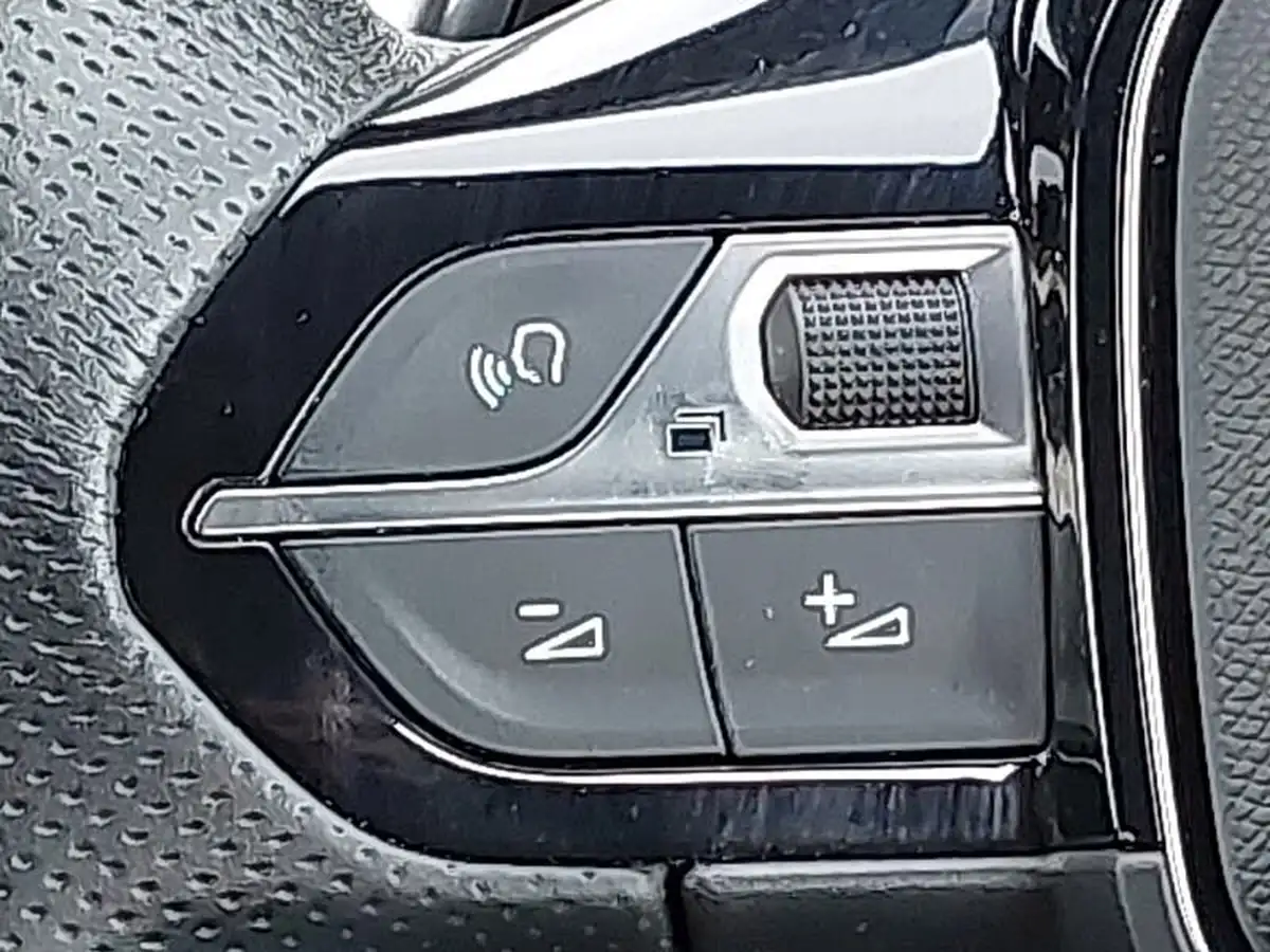 2022-peugeot-5008-suv-12-puretech-gt-eat8-big-9