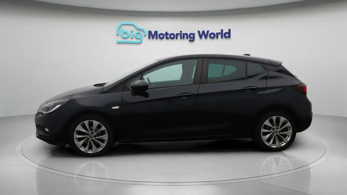 2019-vauxhall-astra-14i-16v-turbo-tech-line-nav-125ps-ss-hatchback-big-4