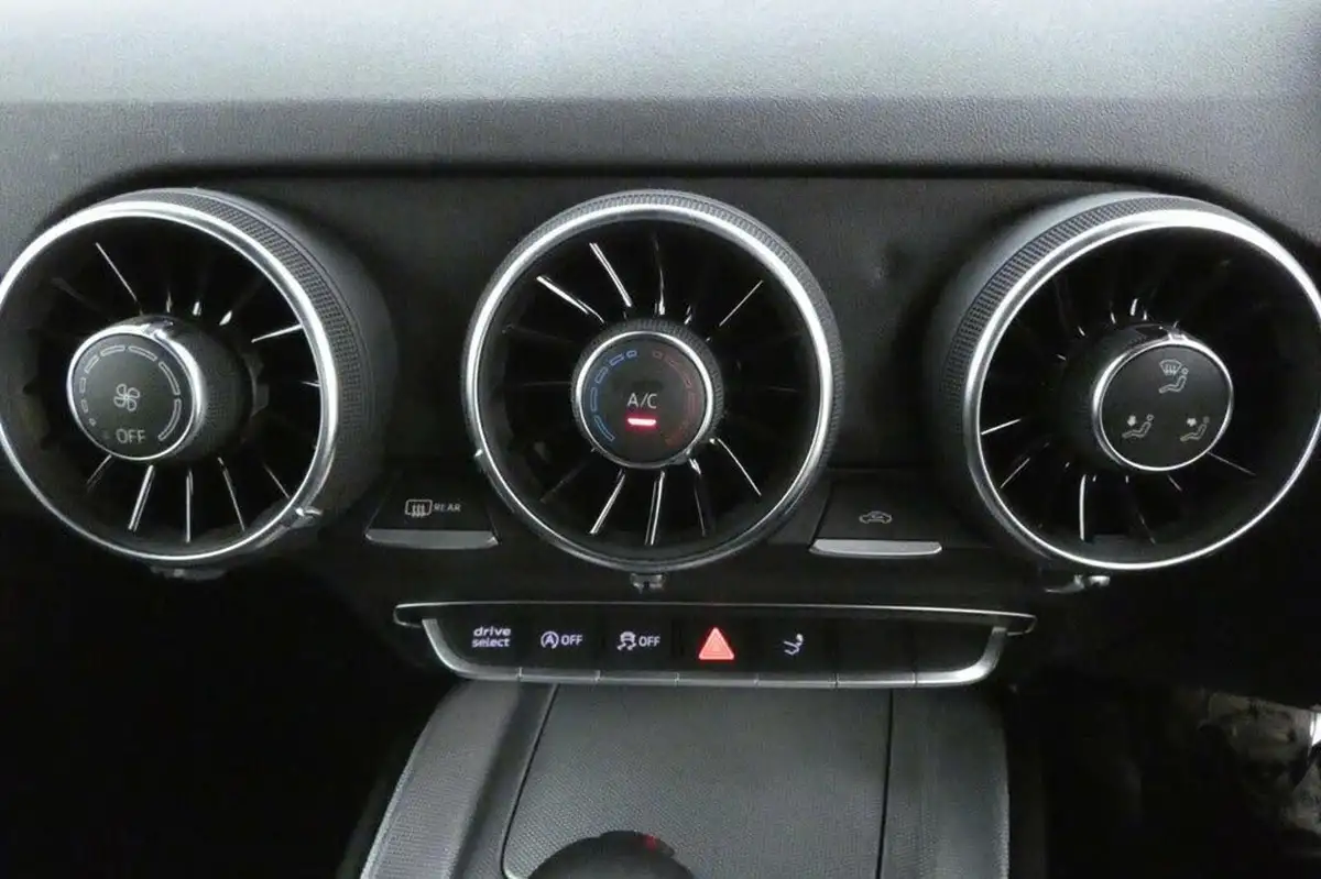 2021-audi-tt-coupe-20-45-tfsi-sport-big-13