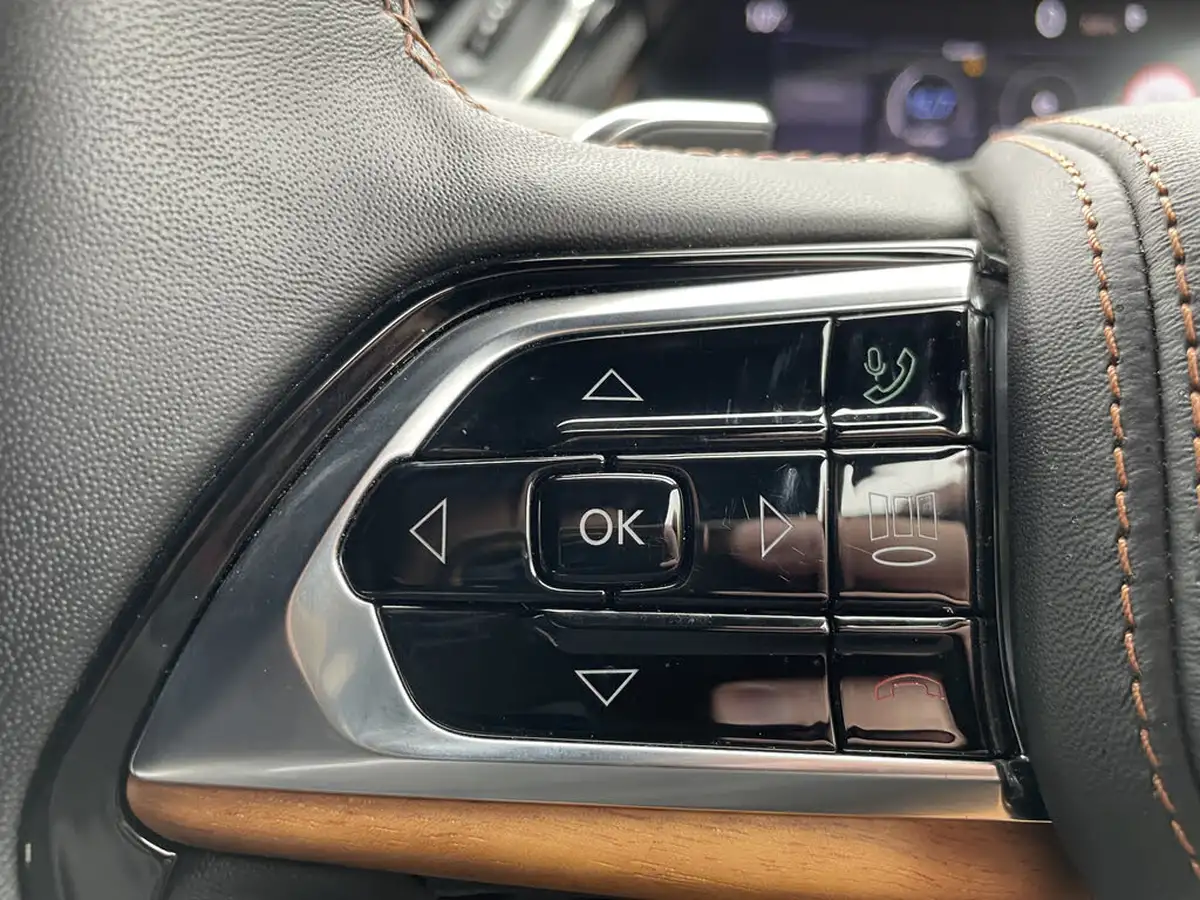 2023-jeep-grand-cherokee-20-gme-summit-reserve-big-47