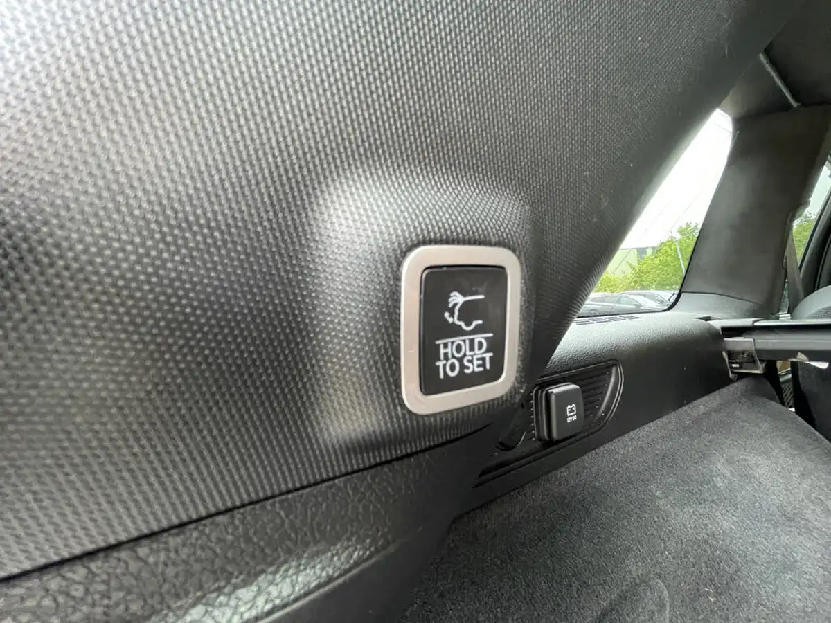 2023-jeep-grand-cherokee-20-gme-summit-reserve-big-19
