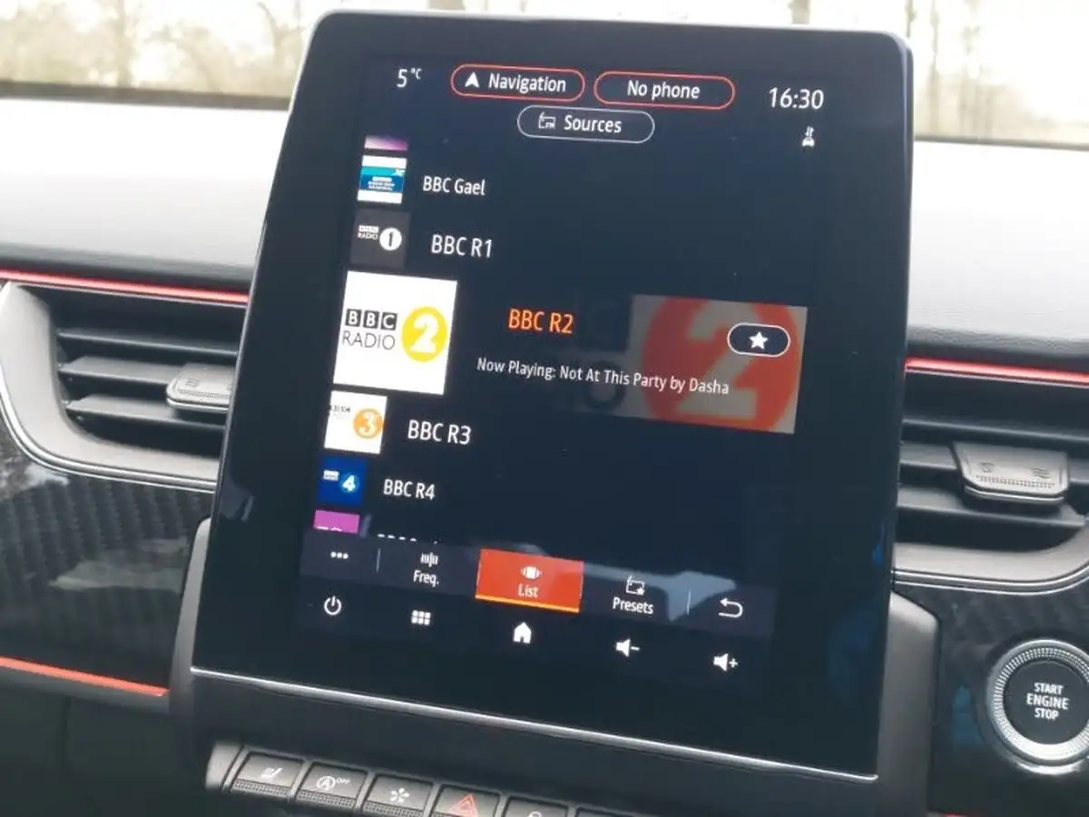 2021-renault-arkana-13-tce-rs-line-big-12