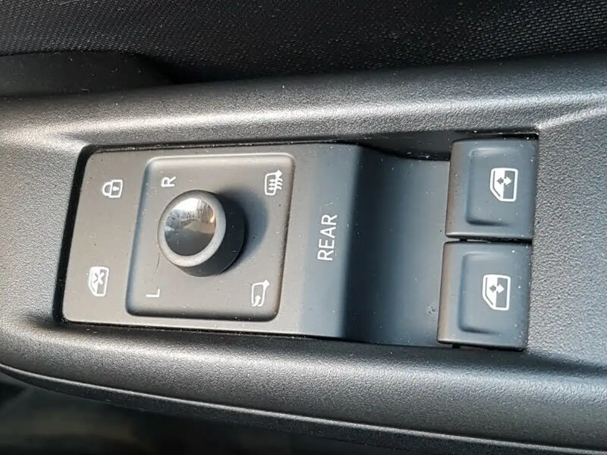 2022-cupra-born-e-v3-230ps-77kwh-e-boost-big-11