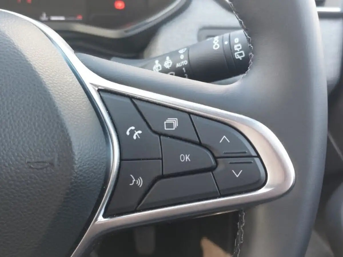 2024-renault-clio-10-tce-evolution-big-12