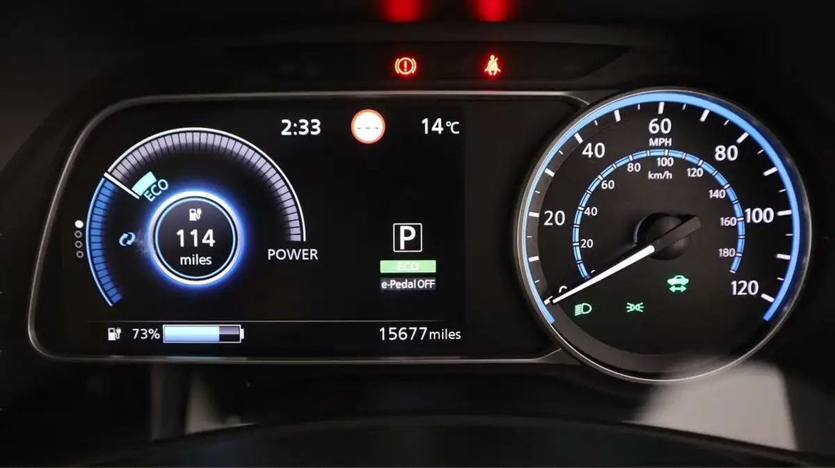 2023-nissan-leaf-e-acenta-39kwh-big-10