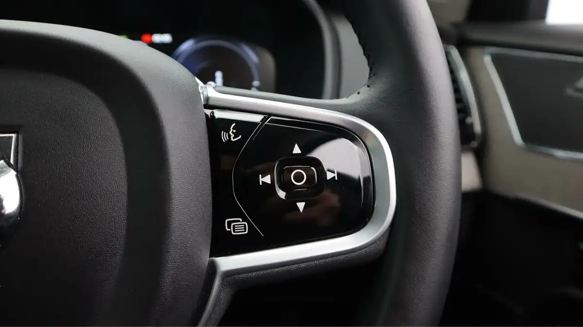 2021-volvo-xc90-20-t8-inscription-390bhp-big-27