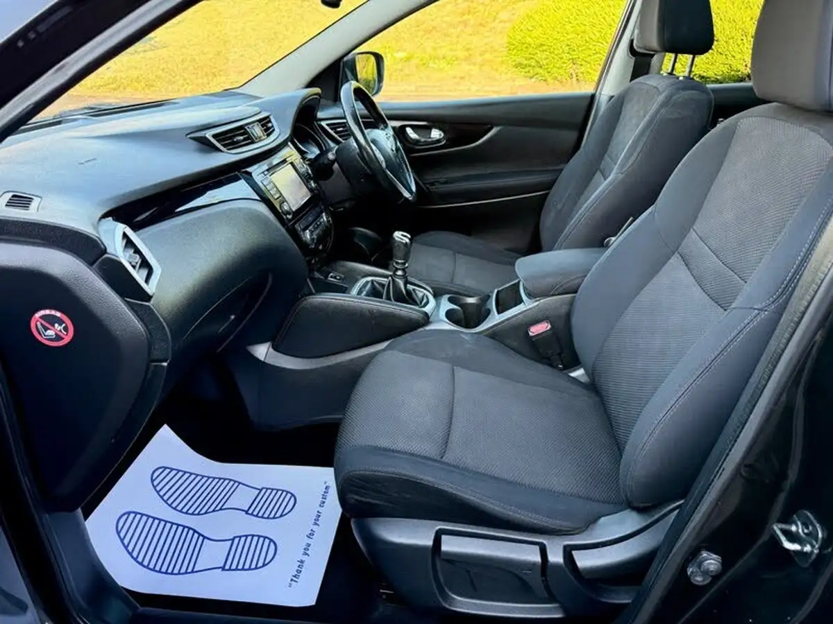 2015-nissan-qashqai-12-n-tec-big-17
