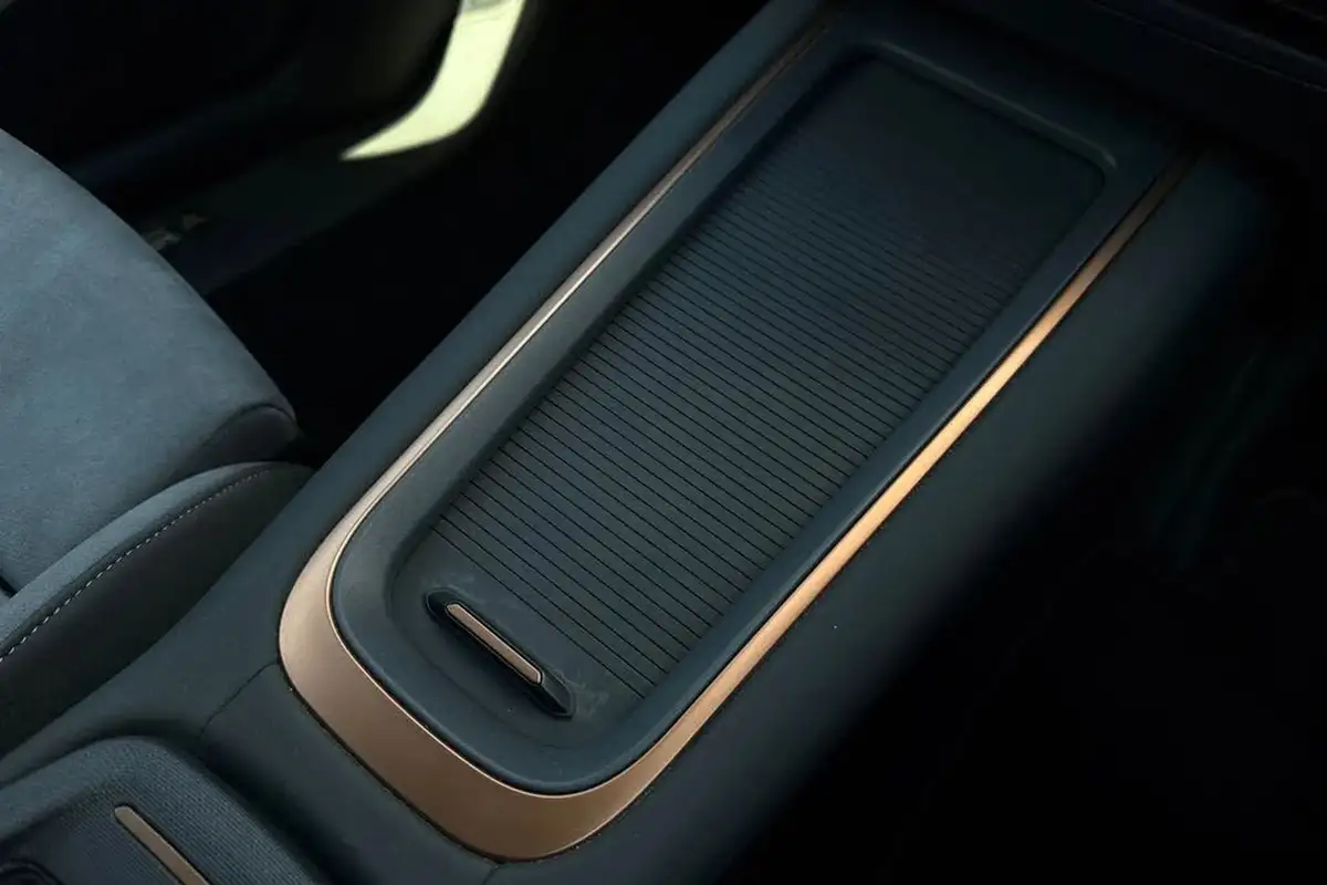 2022-cupra-born-e-v3-204ps-58kwh-big-22