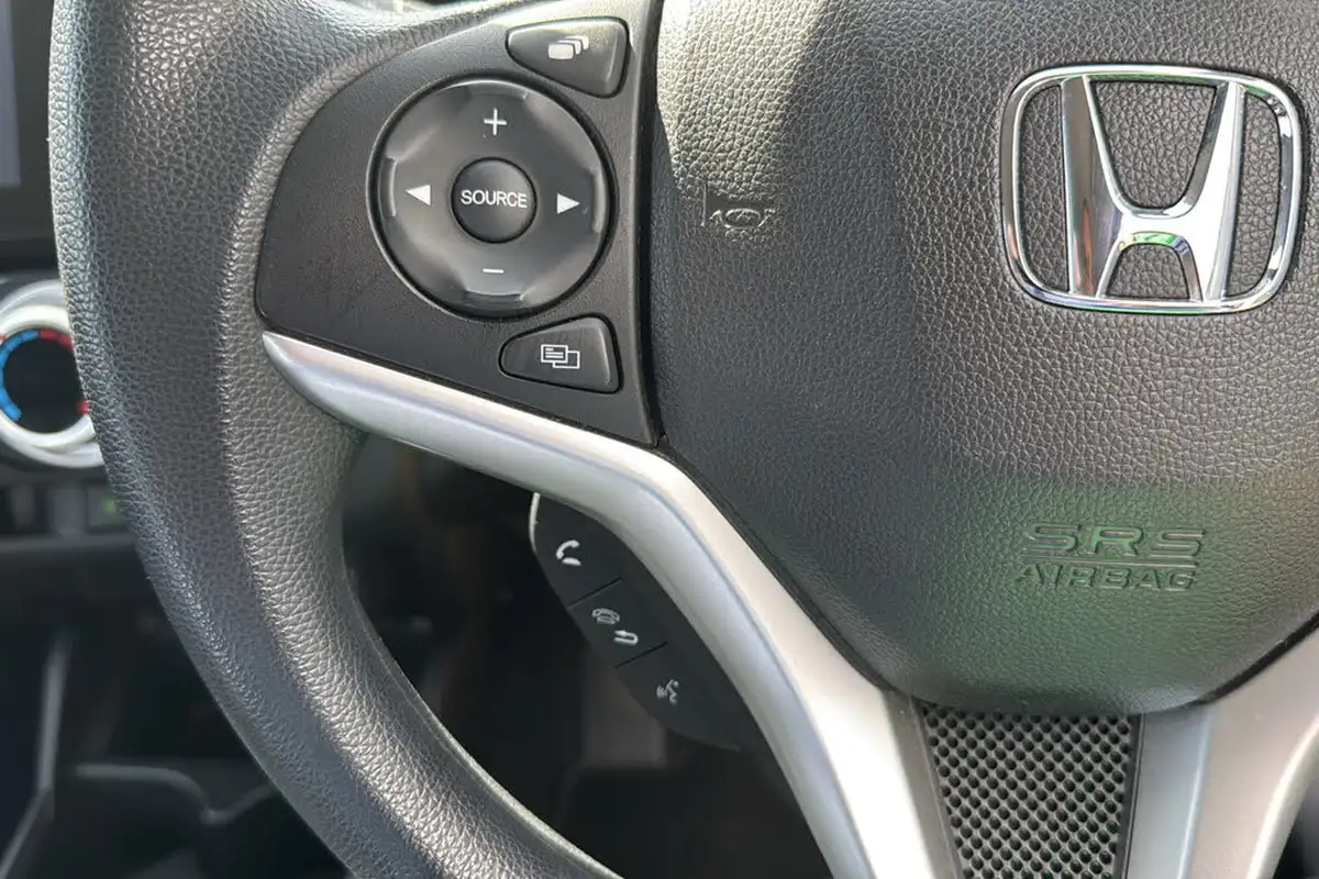 2016-honda-jazz-13-i-vtec-se-big-16