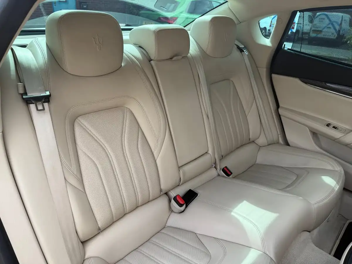 2015-maserati-quattroporte-38-gts-big-67