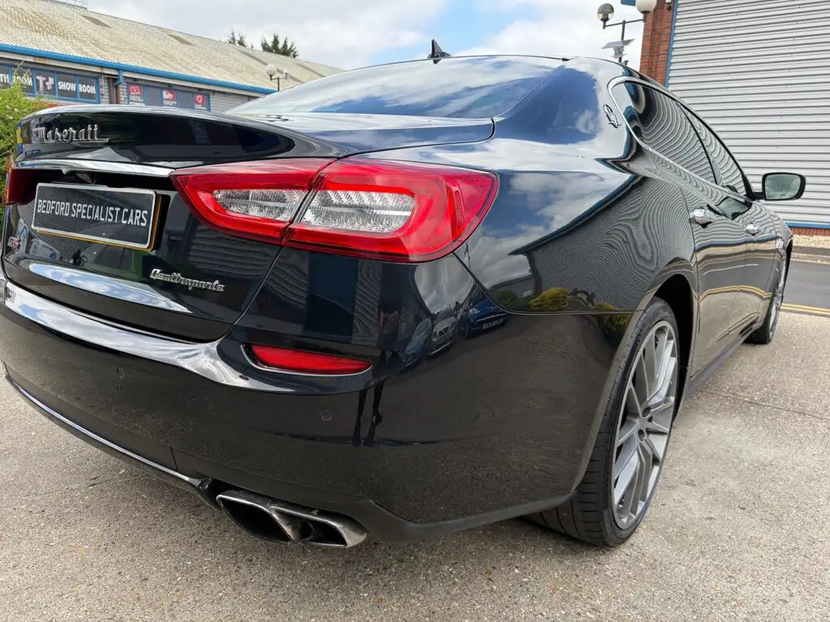 2015-maserati-quattroporte-38-gts-big-15