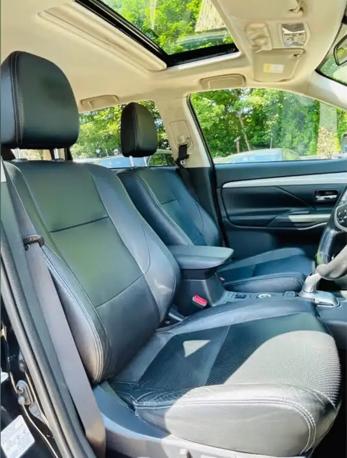 2015-mitsubishi-outlander-20-gx4h-phev-big-10