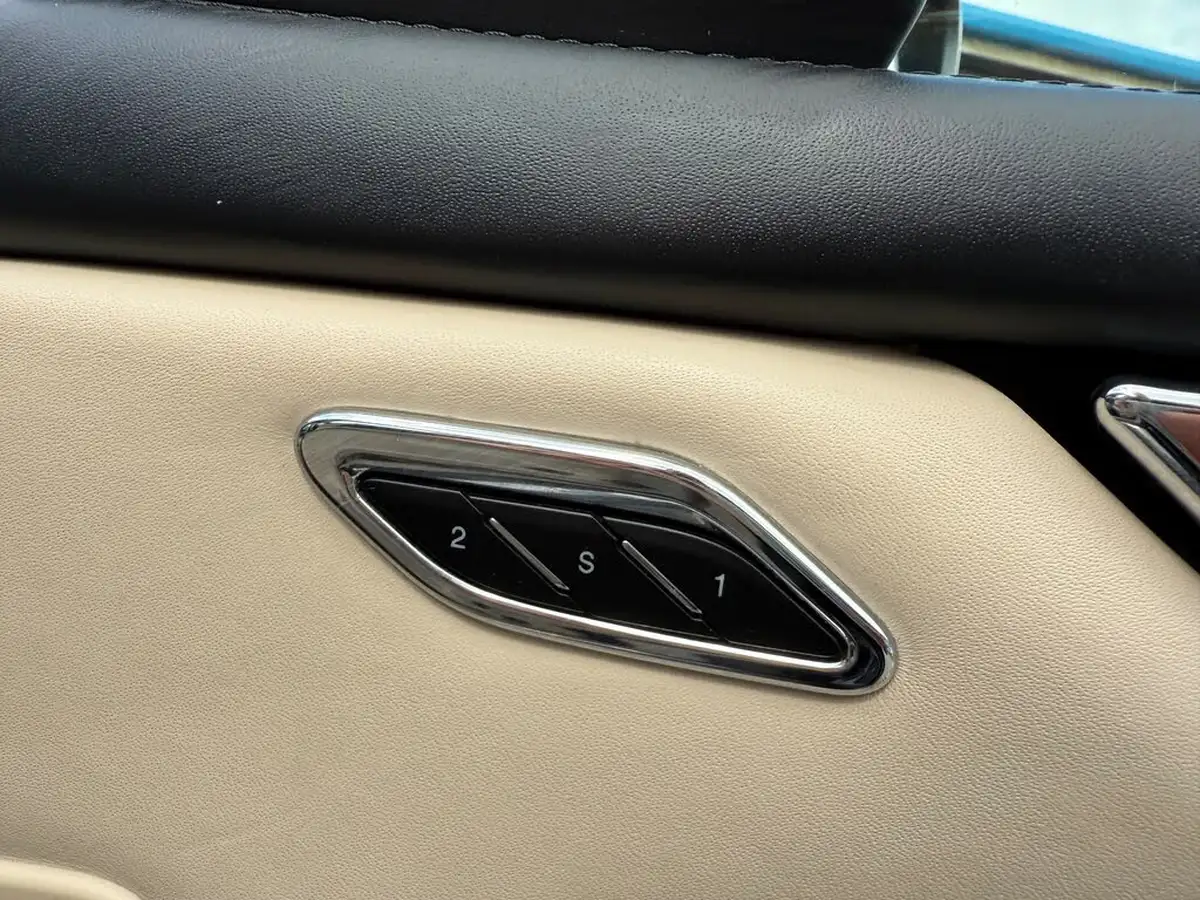 2015-maserati-quattroporte-38-gts-big-43