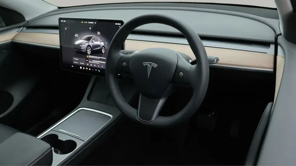2023-tesla-model-y-e-rwd-big-9