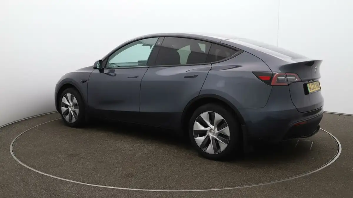 2023-tesla-model-y-e-rwd-big-26