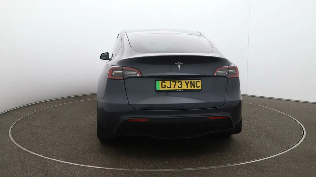 2023-tesla-model-y-e-rwd-big-50