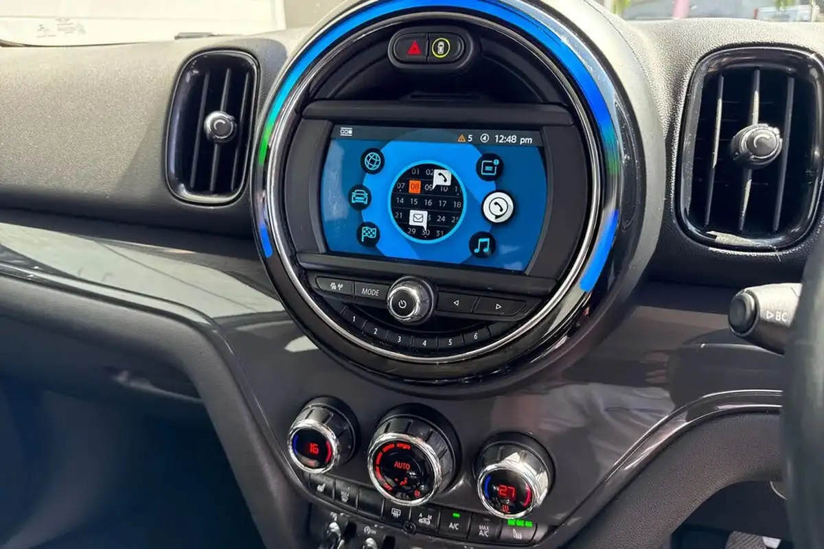 2019-mini-countryman-15-cooper-classic-big-35