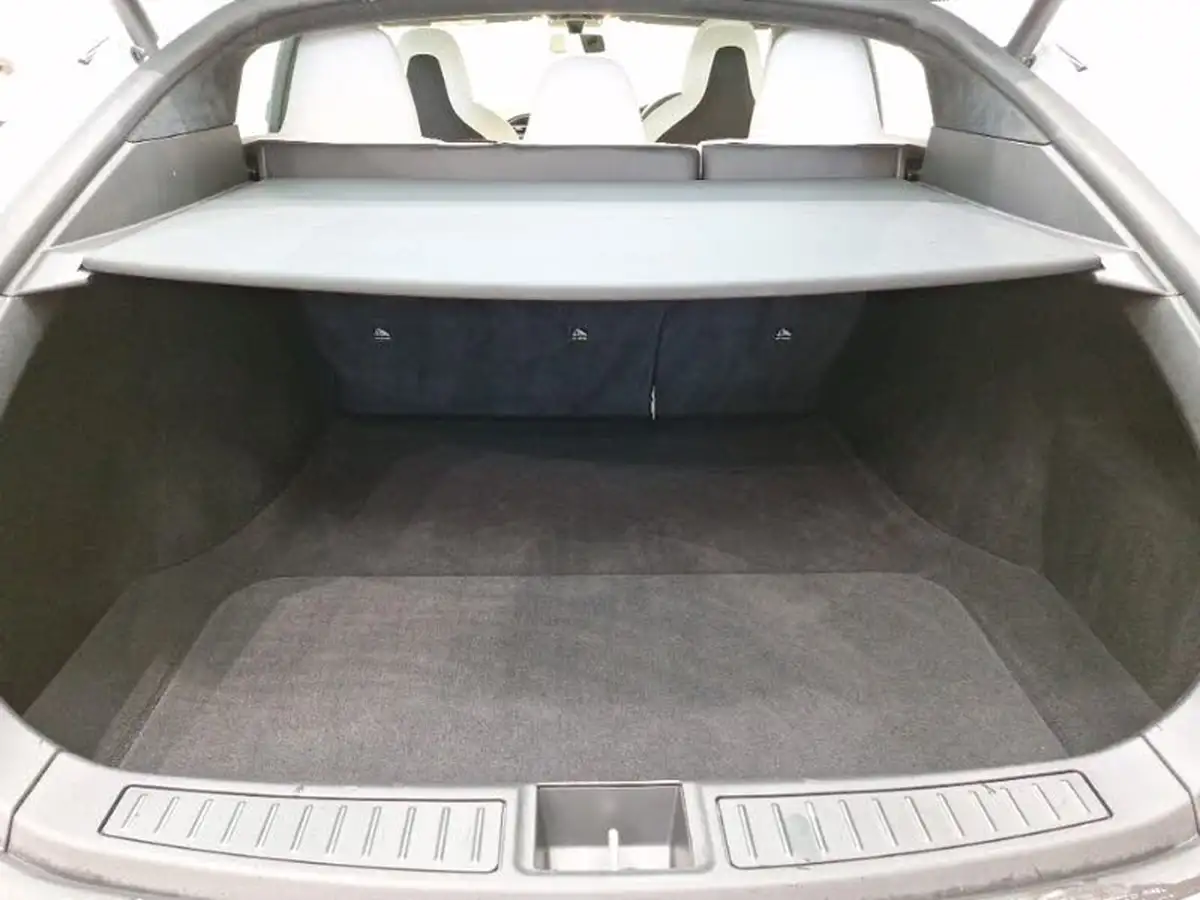 2019-tesla-model-s-e-long-range-big-7