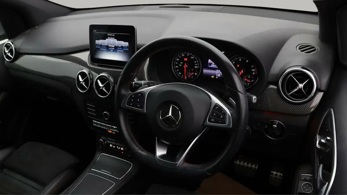 2018-mercedes-benz-b-class-16-b200-amg-line-156ps-premium-plusss-7g-dct-big-8