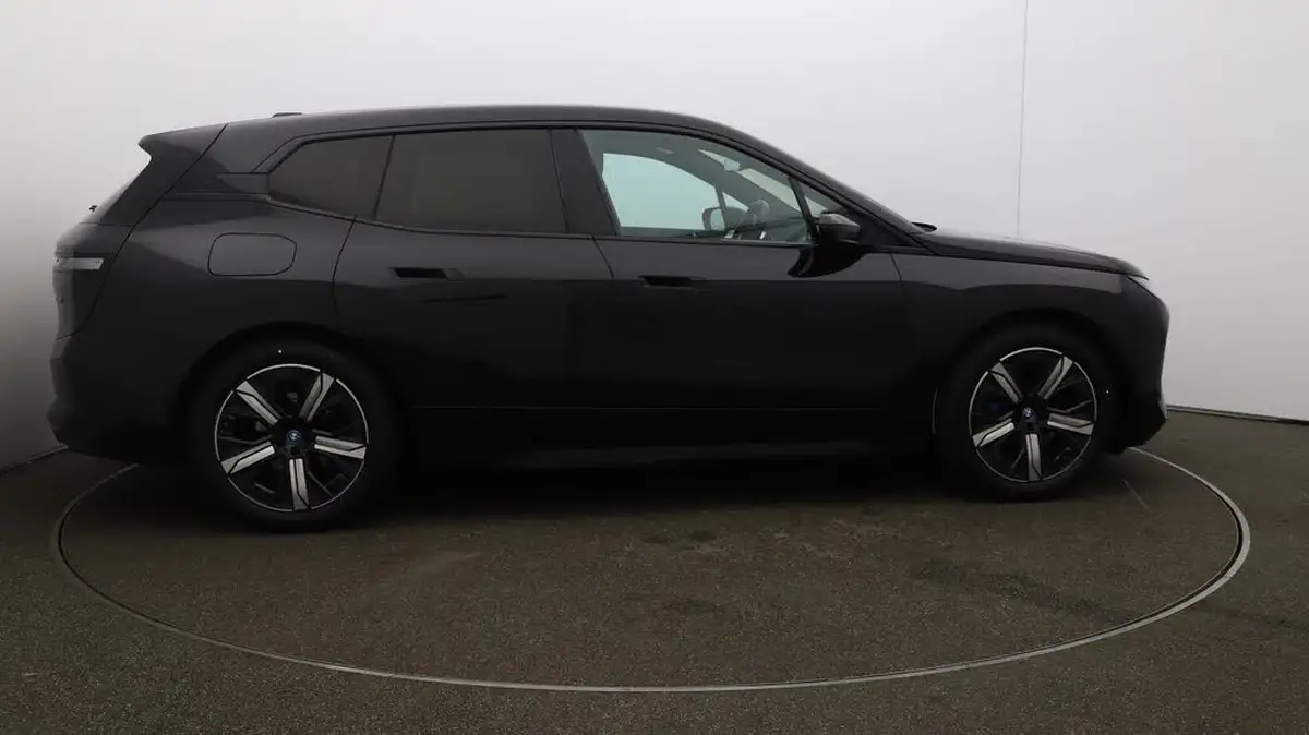 2022-bmw-ix-e-xdrive-40-m-sport-big-48
