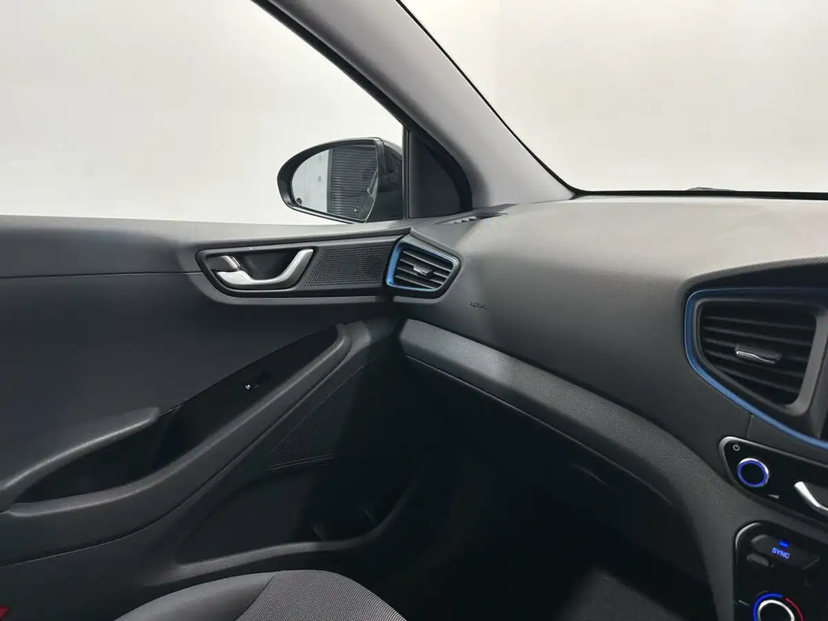 2018-hyundai-ioniq-16-gdi-se-hybrid-big-22